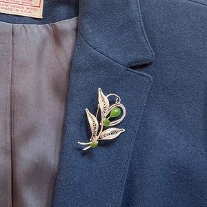 VTG Jade Filigree Brooch